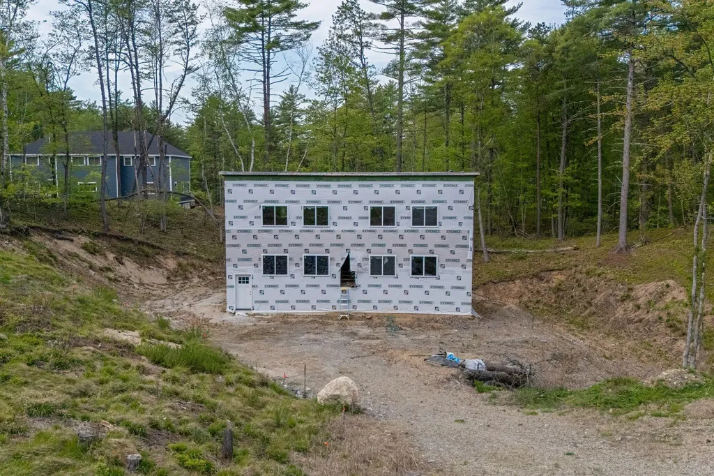 19 Lenox Circle Waterboro ME 04061