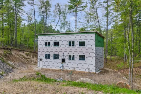 19 Lenox Circle Waterboro ME 04061
