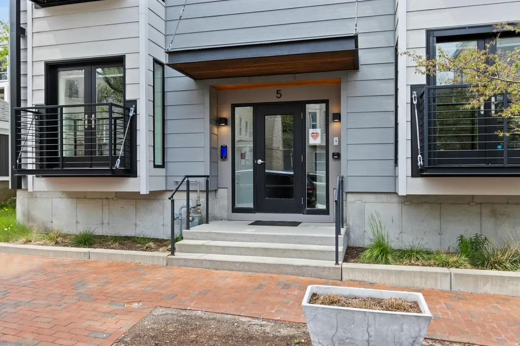 5 Cumberland Avenue Portland ME 04101