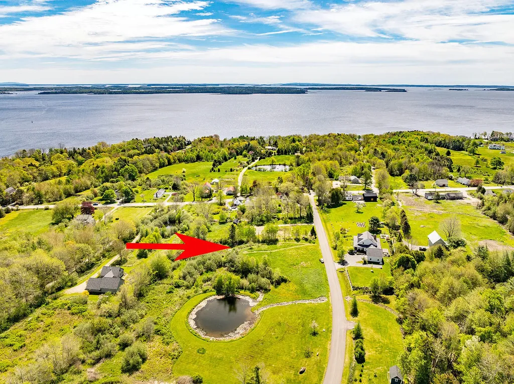 19 Old Stone Road Lincolnville ME 04849