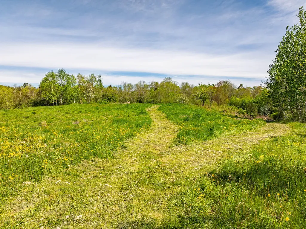 19 Old Stone Road Lincolnville ME 04849