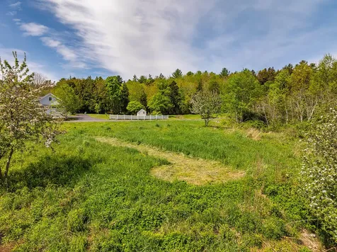 19 Old Stone Road Lincolnville ME 04849