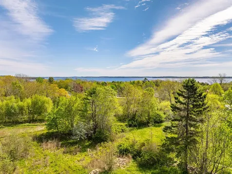 19 Old Stone Road Lincolnville ME 04849