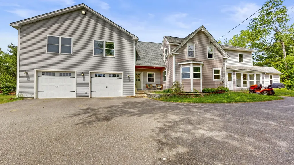 136 Hogan Road Lewiston ME 04240