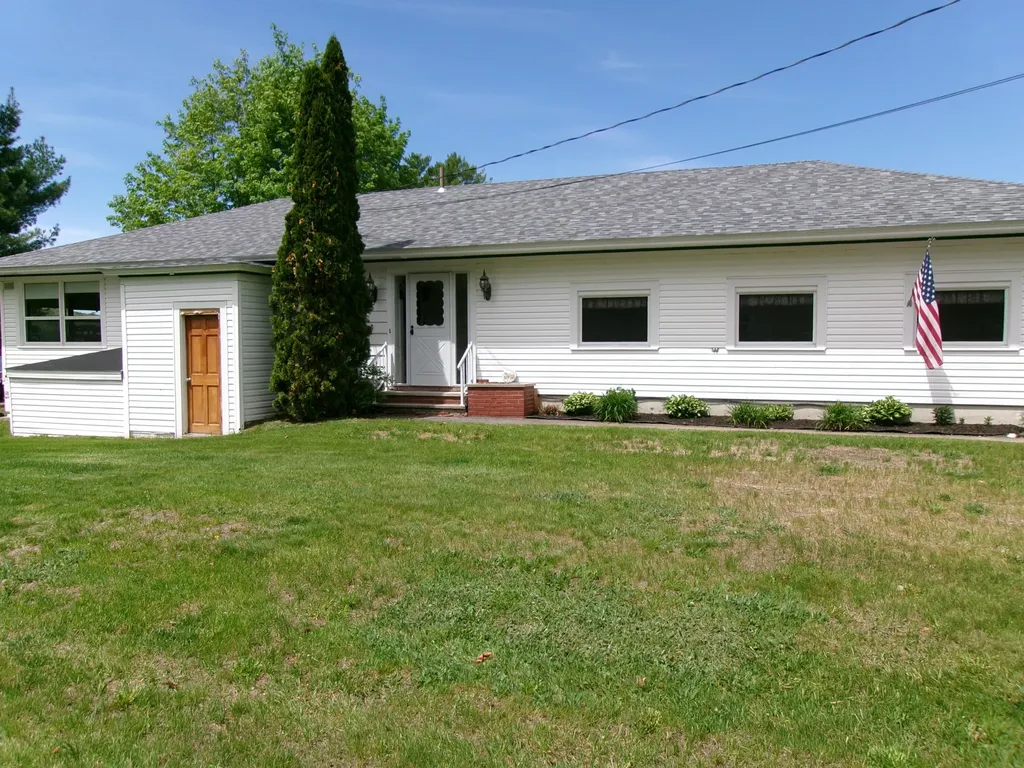 28 Keith Street Livermore ME 04253