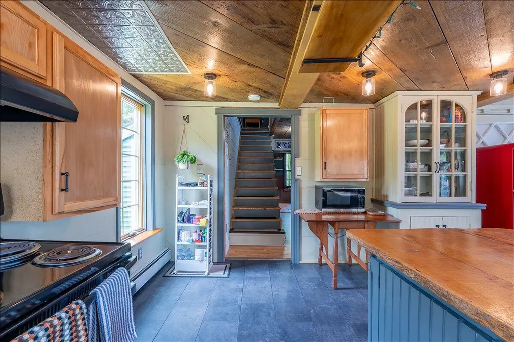 33 Blake Farm Road Edgecomb ME 04556