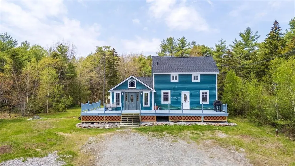 33 Blake Farm Road Edgecomb ME 04556