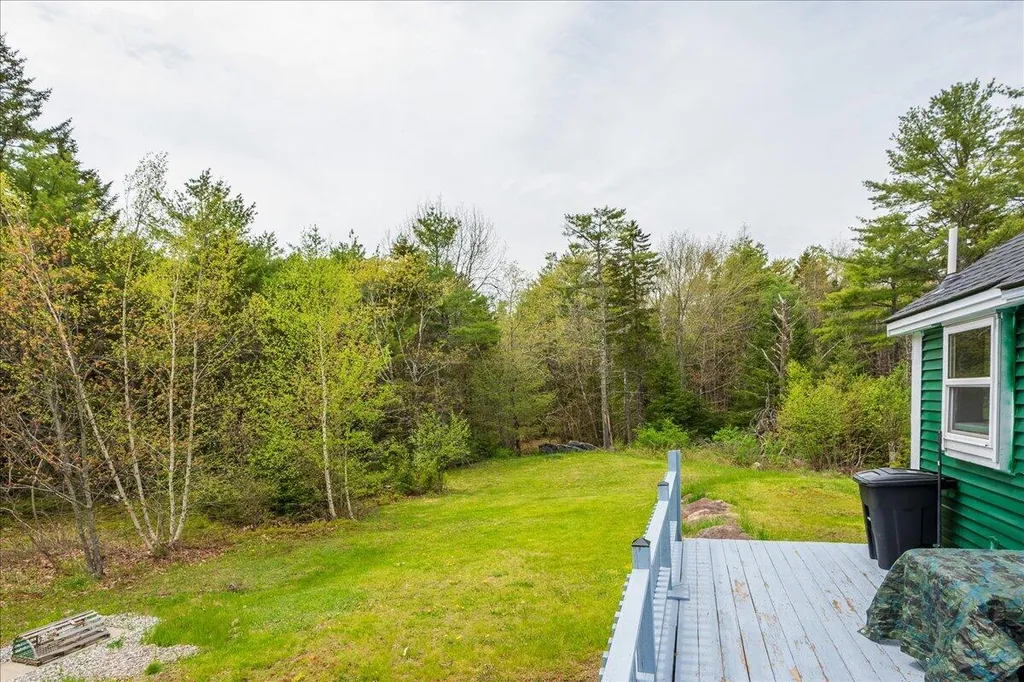 33 Blake Farm Road Edgecomb ME 04556