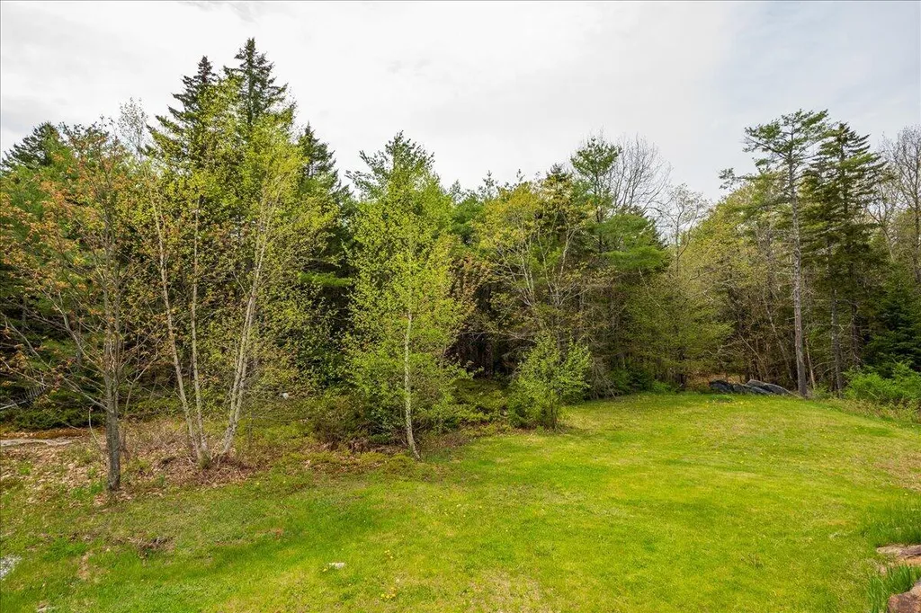 33 Blake Farm Road Edgecomb ME 04556