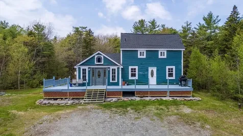 33 Blake Farm Road Edgecomb ME 04556