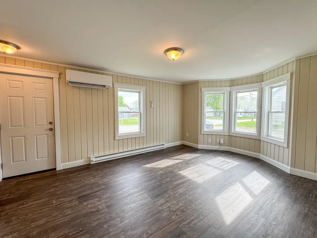22 Ayer Street Lincoln ME 04457