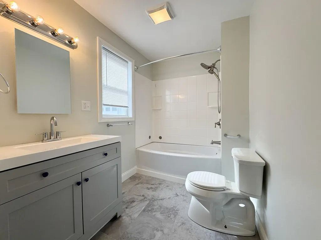22 Ayer Street Lincoln ME 04457