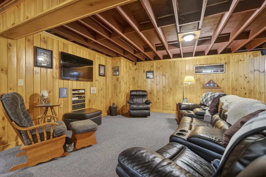 267 Alpine Street Paris ME 04281