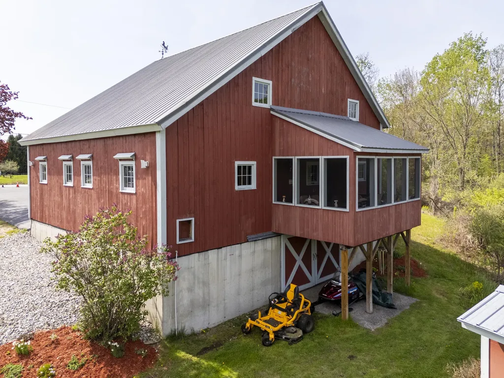 267 Alpine Street Paris ME 04281