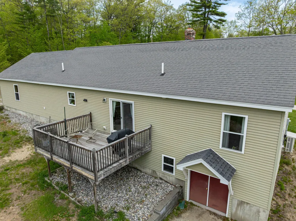 137 Eddie Kahkonen Road Norway ME 04268