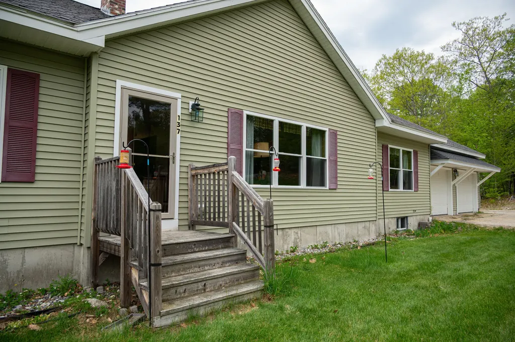 137 Eddie Kahkonen Road Norway ME 04268