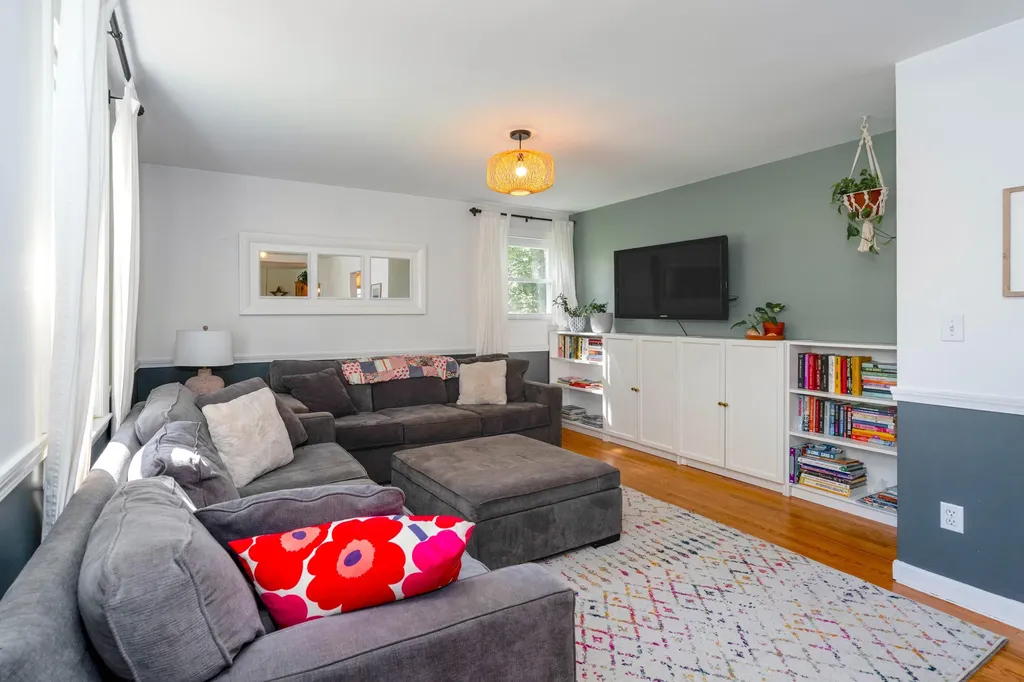 19 Hamlin Road Falmouth ME 04105