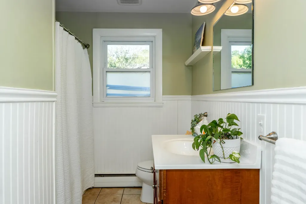 19 Hamlin Road Falmouth ME 04105