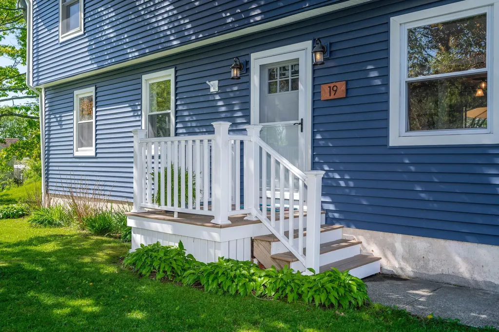 19 Hamlin Road Falmouth ME 04105