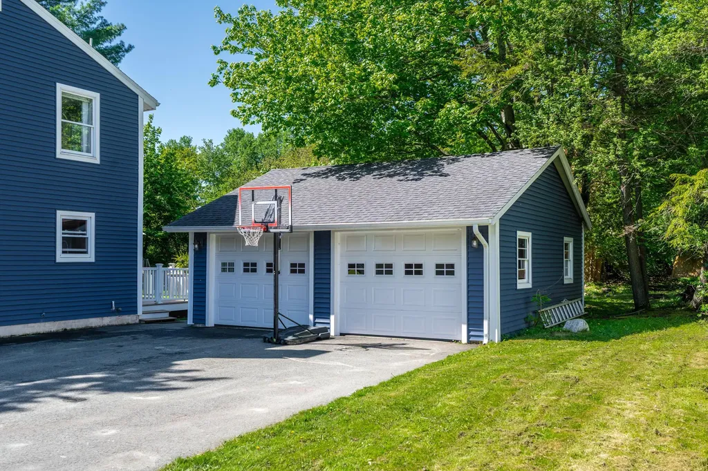 19 Hamlin Road Falmouth ME 04105