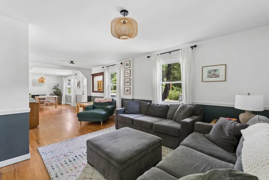 19 Hamlin Road Falmouth ME 04105