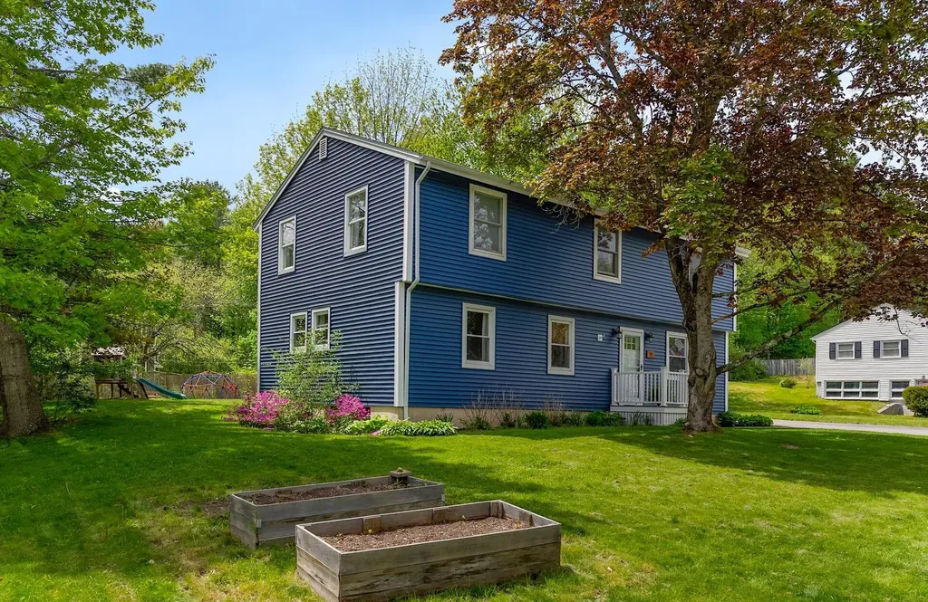 19 Hamlin Road Falmouth ME 04105