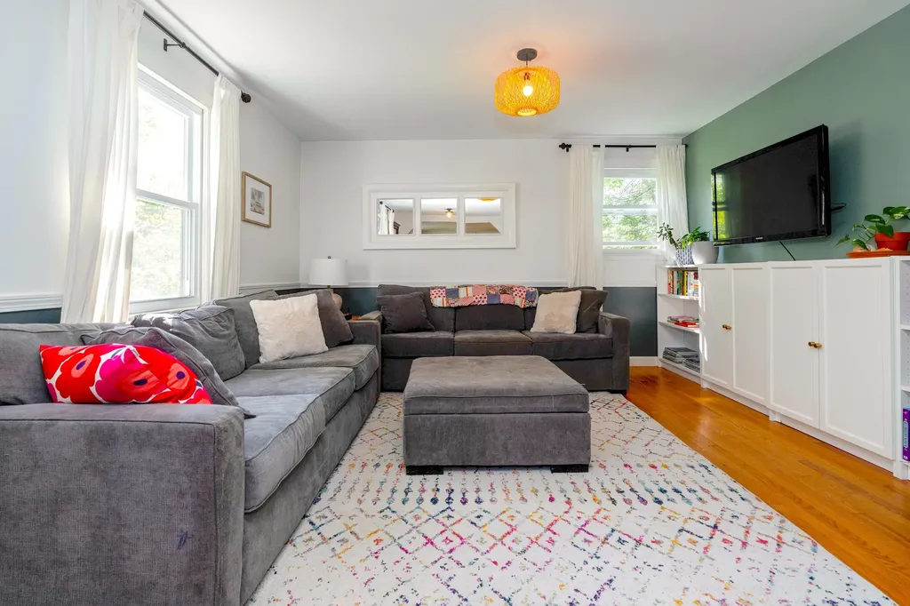 19 Hamlin Road Falmouth ME 04105