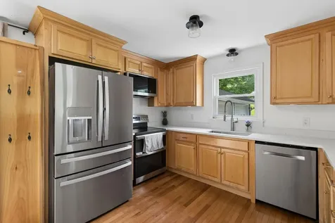 19 Hamlin Road Falmouth ME 04105