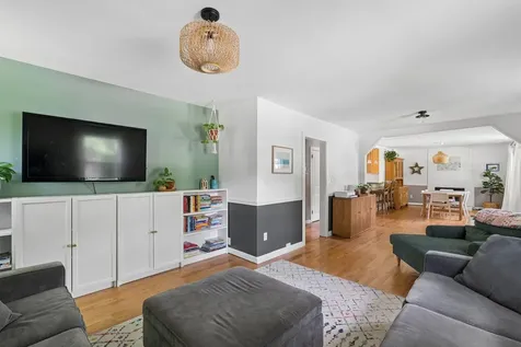 19 Hamlin Road Falmouth ME 04105