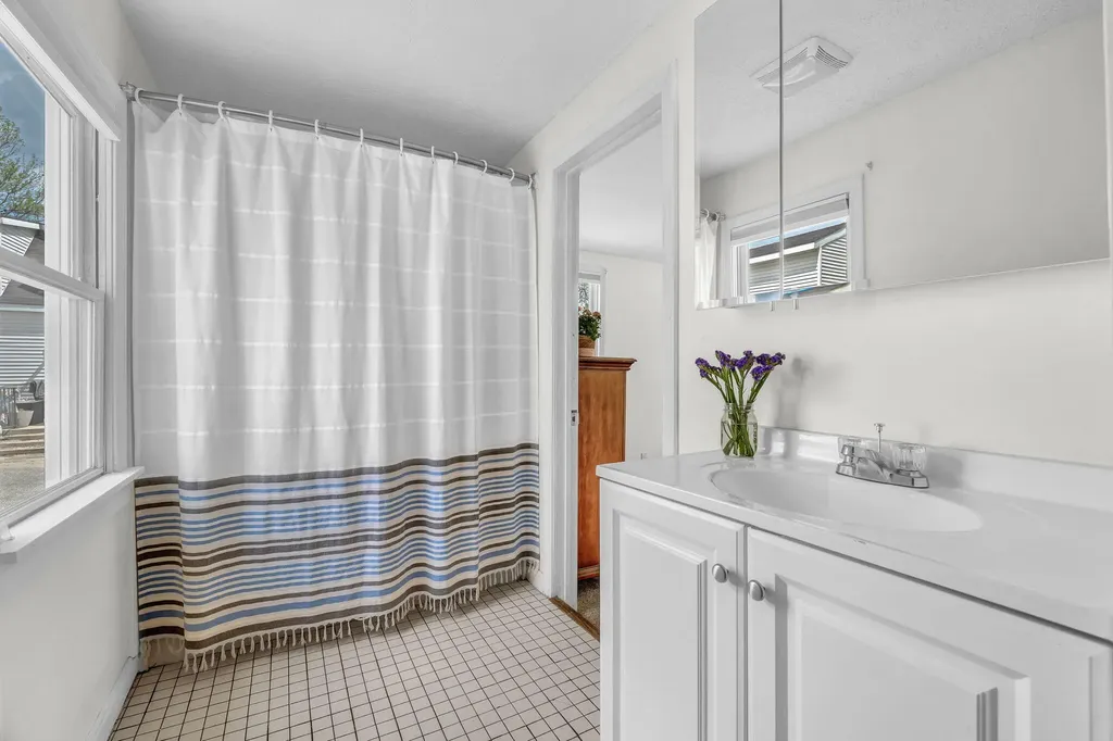 918 Empire Road Poland ME 04274