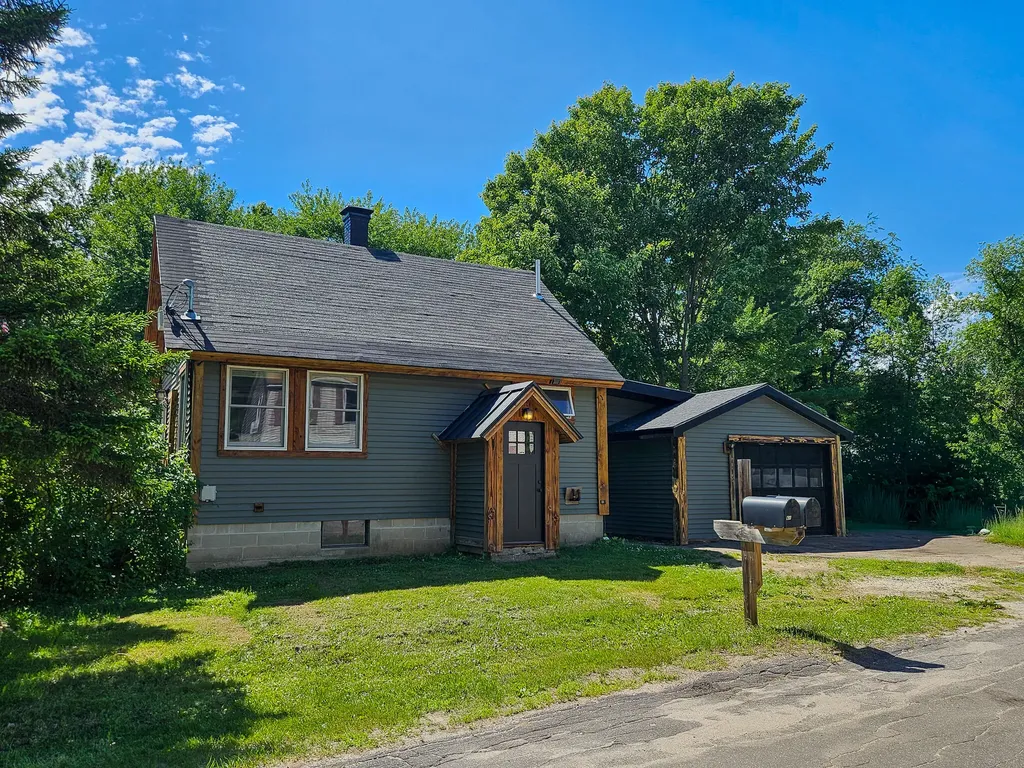14 Helen Street Auburn ME 04210