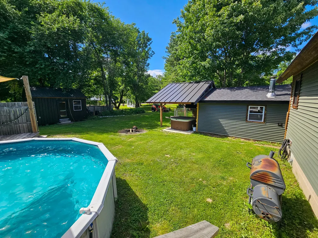 14 Helen Street Auburn ME 04210