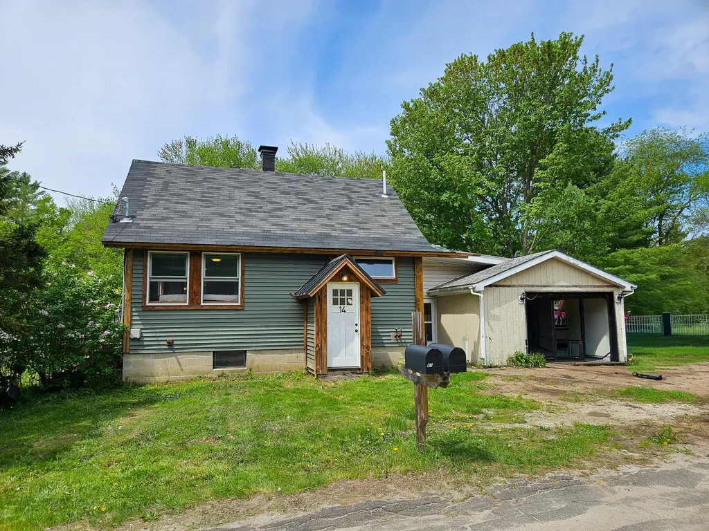 14 Helen Street Auburn ME 04210