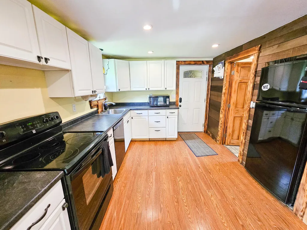 14 Helen Street Auburn ME 04210