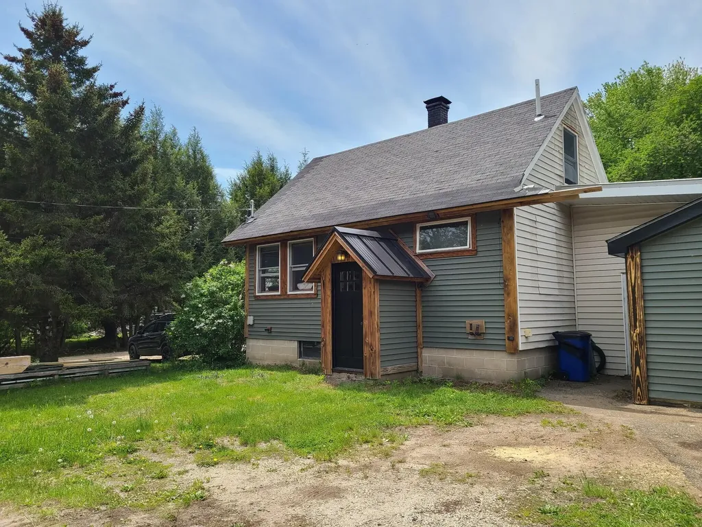 14 Helen Street Auburn ME 04210