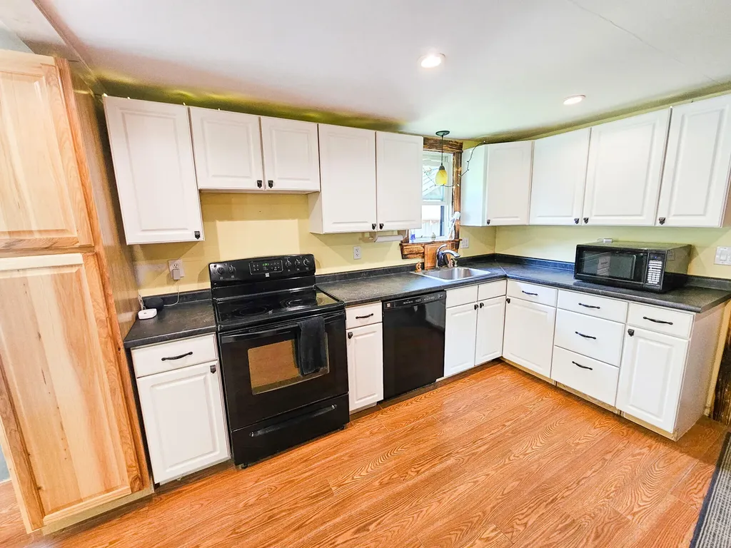 14 Helen Street Auburn ME 04210