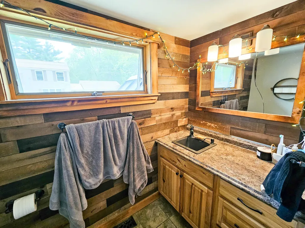 14 Helen Street Auburn ME 04210