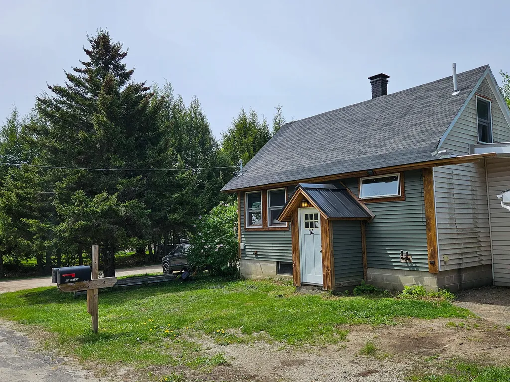 14 Helen Street Auburn ME 04210