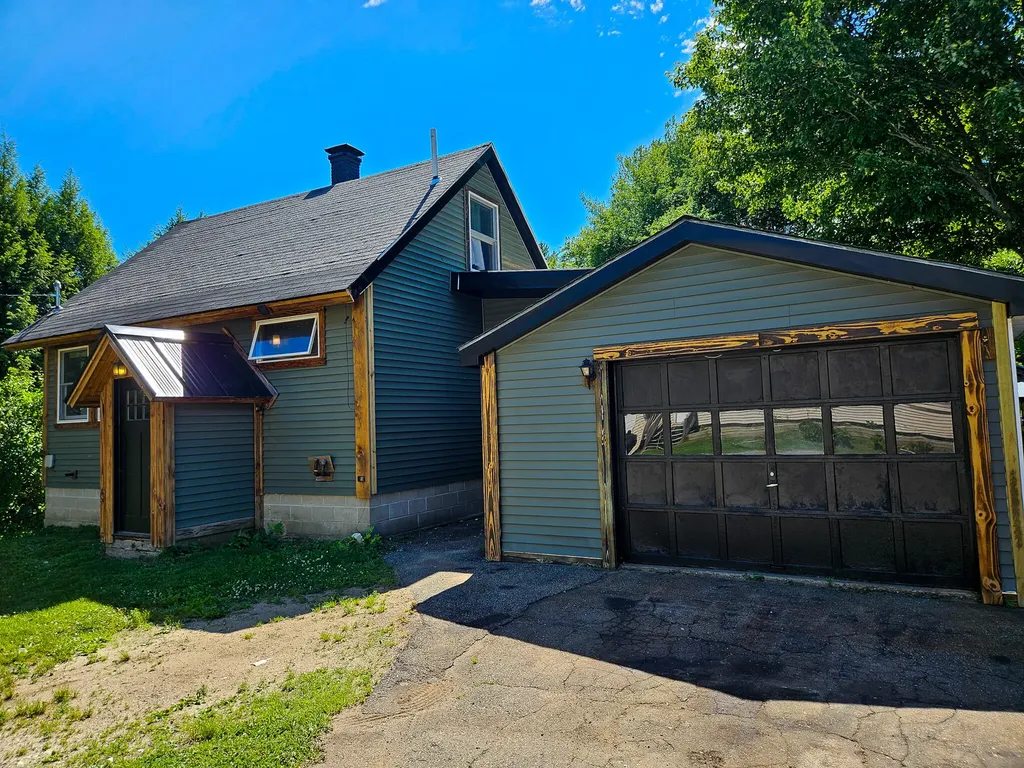 14 Helen Street Auburn ME 04210