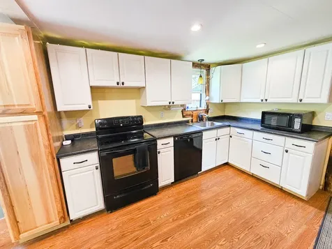 14 Helen Street Auburn ME 04210