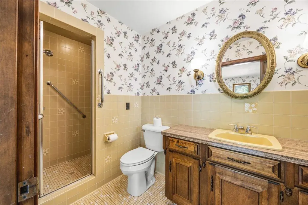 22 Crestwood Drive Biddeford ME 04005