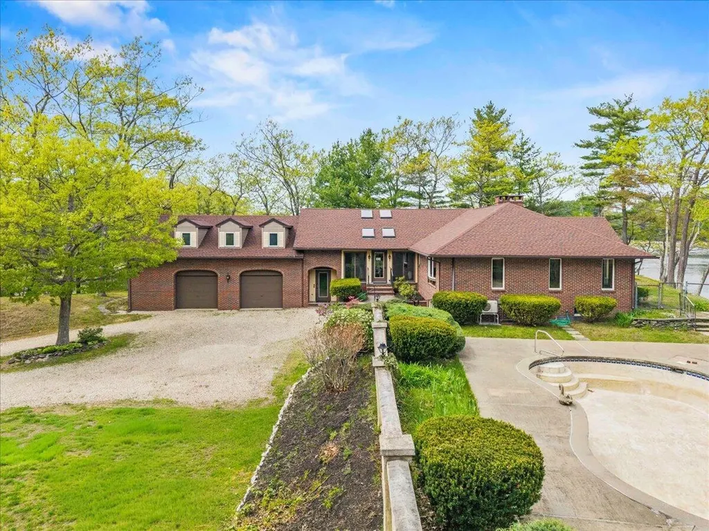 22 Crestwood Drive Biddeford ME 04005