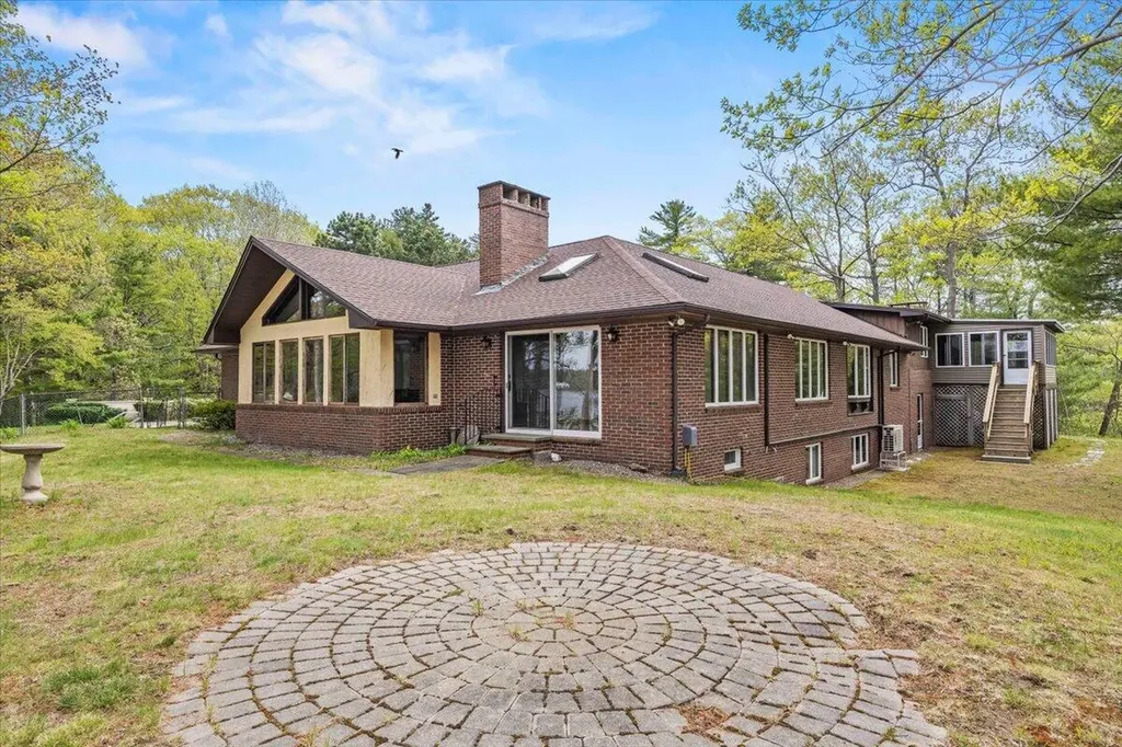 22 Crestwood Drive Biddeford ME 04005