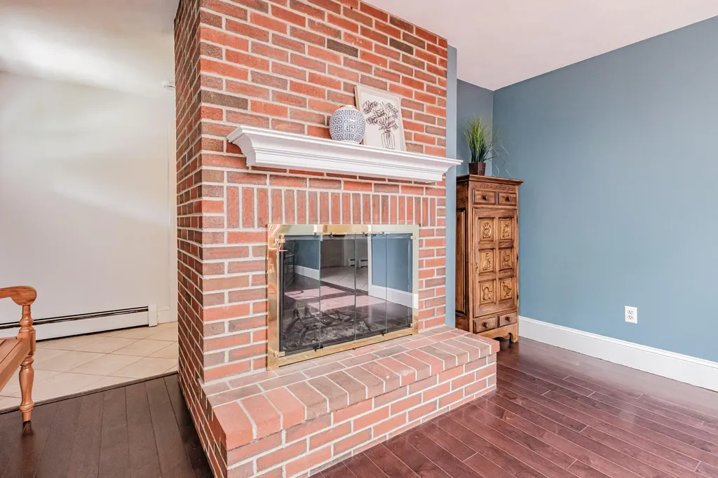 11 Brookside Drive Falmouth ME 04105