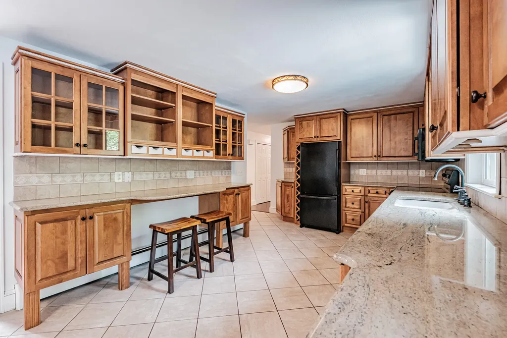 11 Brookside Drive Falmouth ME 04105
