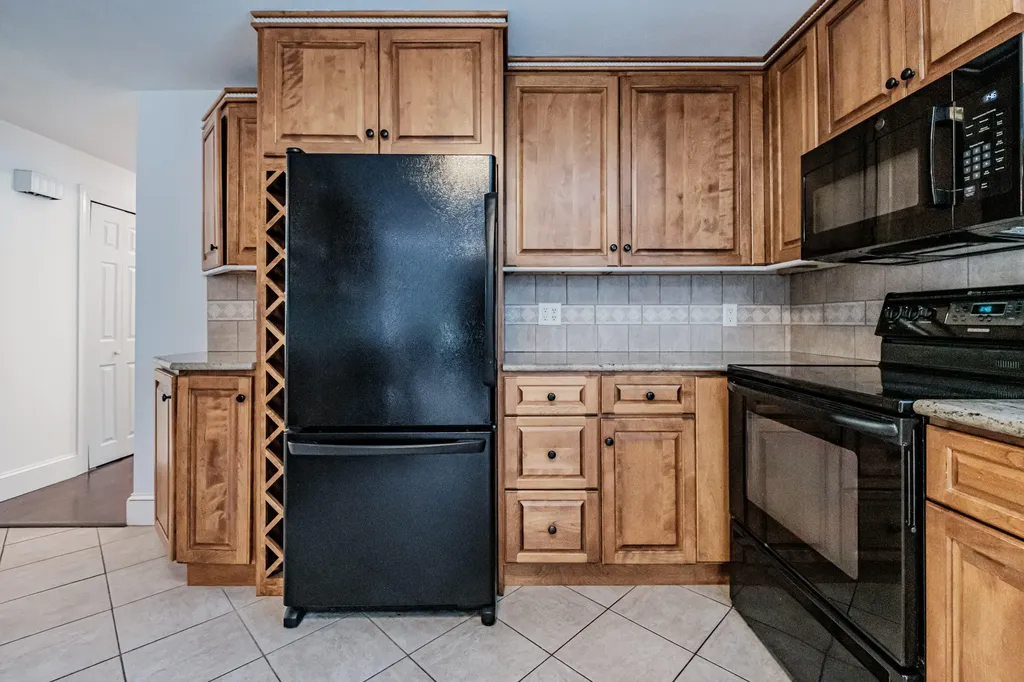 11 Brookside Drive Falmouth ME 04105