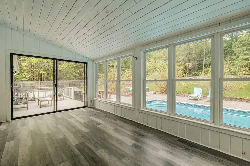11 Brookside Drive Falmouth ME 04105