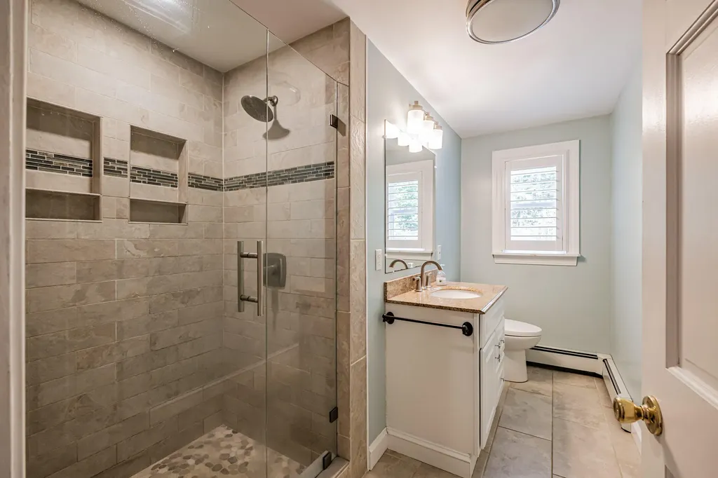 11 Brookside Drive Falmouth ME 04105