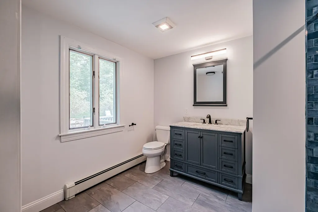11 Brookside Drive Falmouth ME 04105