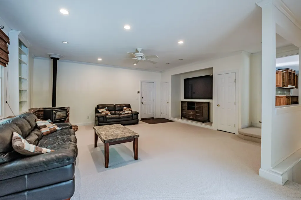 11 Brookside Drive Falmouth ME 04105